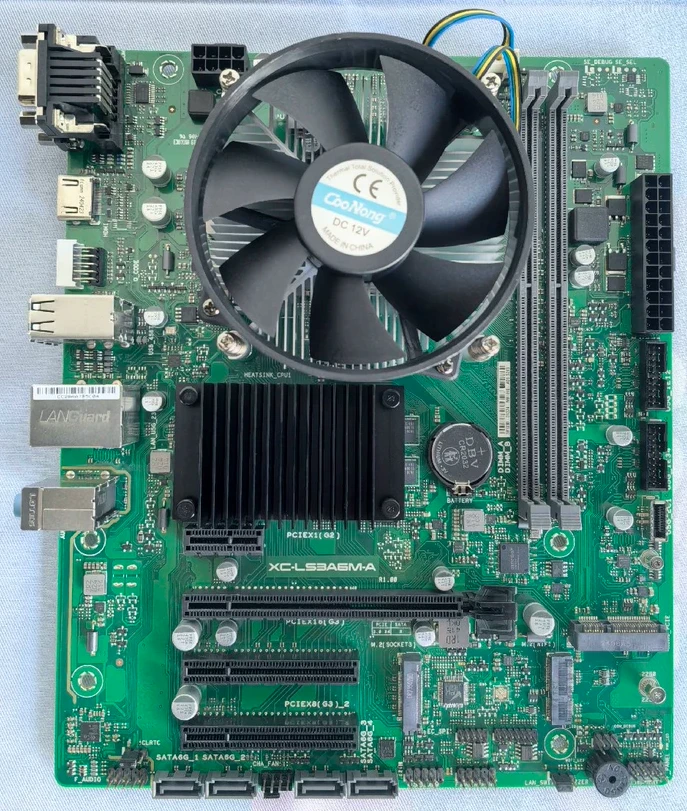 ASUS XC-LS3A6M-A Vorderseite
